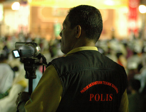 The Special Branch and intelligence community were also at the ceramah.